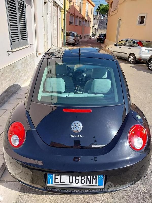 Usata VW New Beetle 105 CV (77 kW) 2006 Utilitaria