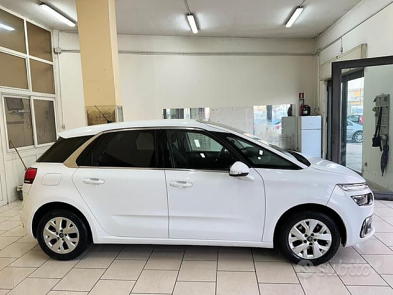 Begagnad Citroën C4 Picasso 120 HK (88 kW) 2018 Vit Minibuss