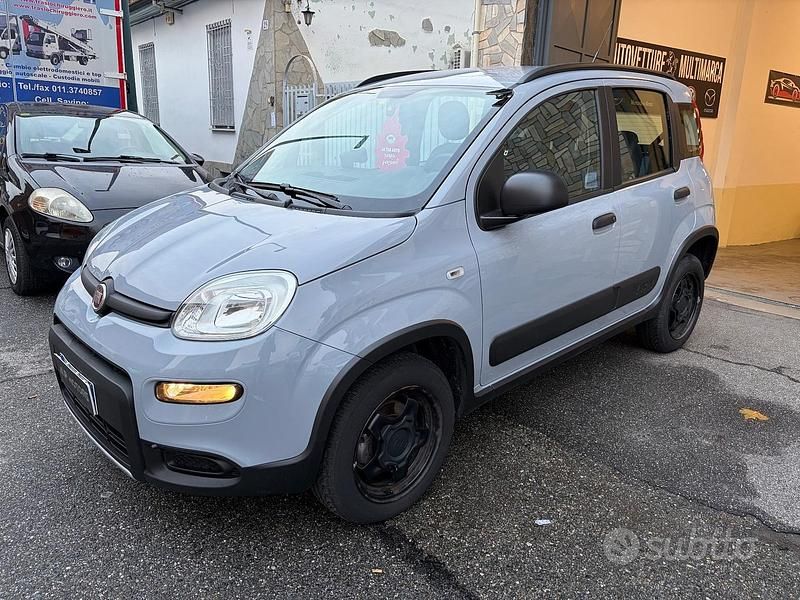 Usata Fiat Panda 4x4 S 84 CV (61 kW) 2019 Grigio Utilitaria