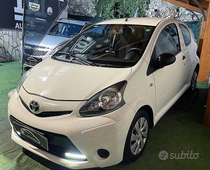 Bianco Usata 2009 Toyota Aygo Due volumi | 3750 € (Buon prezzo) - Immagine 1/1