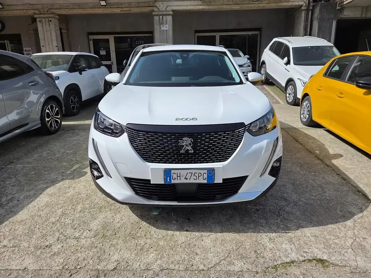 Usata Peugeot 2008 Allure 131 CV (96 kW) 2021 Bianco SUV