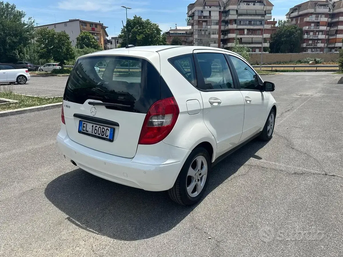 Usata Mercedes A160 Elegance 95 CV (69 kW) 2011 Bianco Utilitaria
