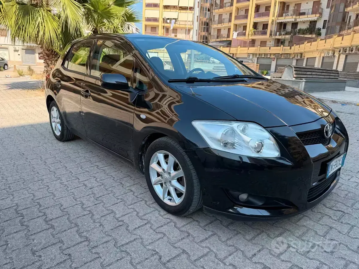 Usata Toyota Auris Sol 126 CV (92 kW) 2008 Nero Utilitaria