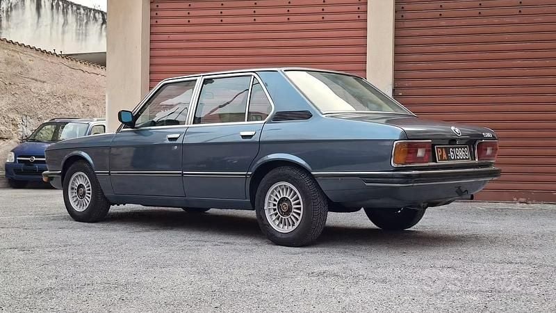 Usata BMW 518 90 CV (66 kW) 1981 Blu/azzurro Berlina