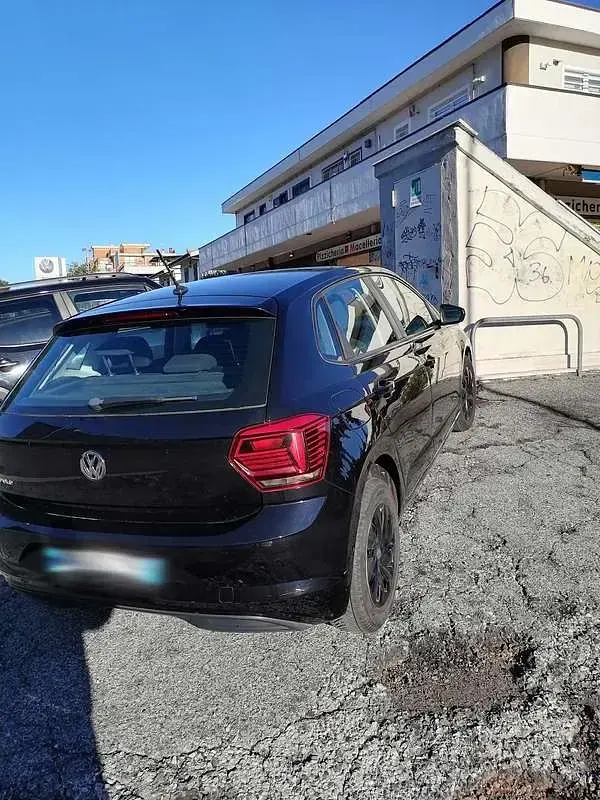 Usata VW Polo Trendline 80 CV (58 kW) 2018 Nero Utilitaria