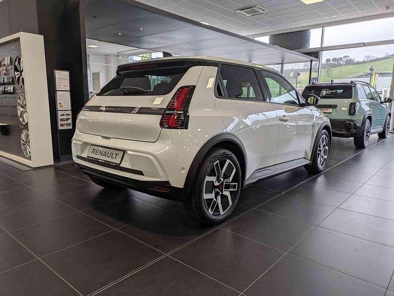 Nuova Renault 5 E-Tech Komfort 77 kW (106 CV) 2026 Bianco Berlina