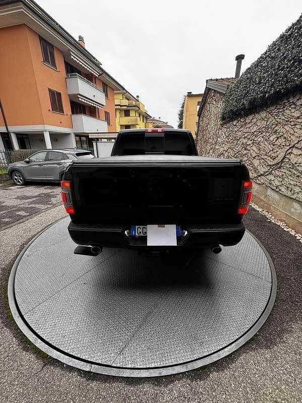 Usata RAM 1500 435 CV (319 kW) 2022 Nero Pick-up