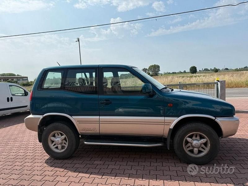 Usata Nissan Terrano SE 101 CV (74 kW) 1996 Blu/azzurro SUV