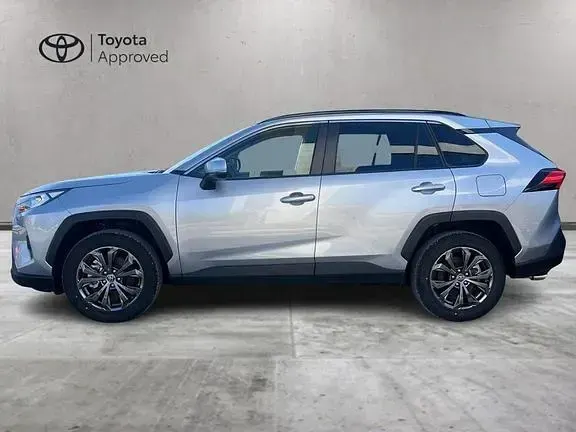 Usata Toyota RAV4 Hybrid Active 222 CV (163 kW) 2024 Argento SUV