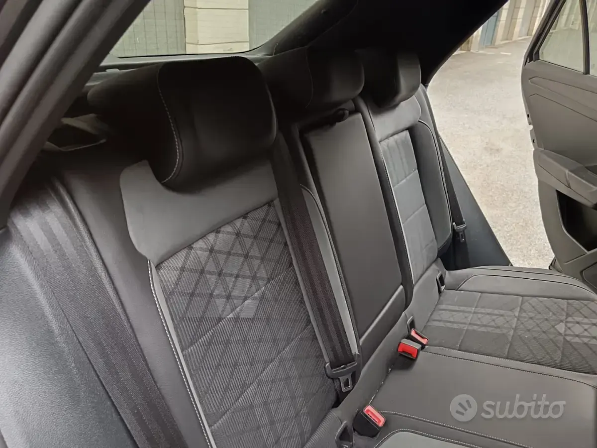 Occasion VW Type 3 R-line 150 PK (110 kW) 2023 Zwart SUV