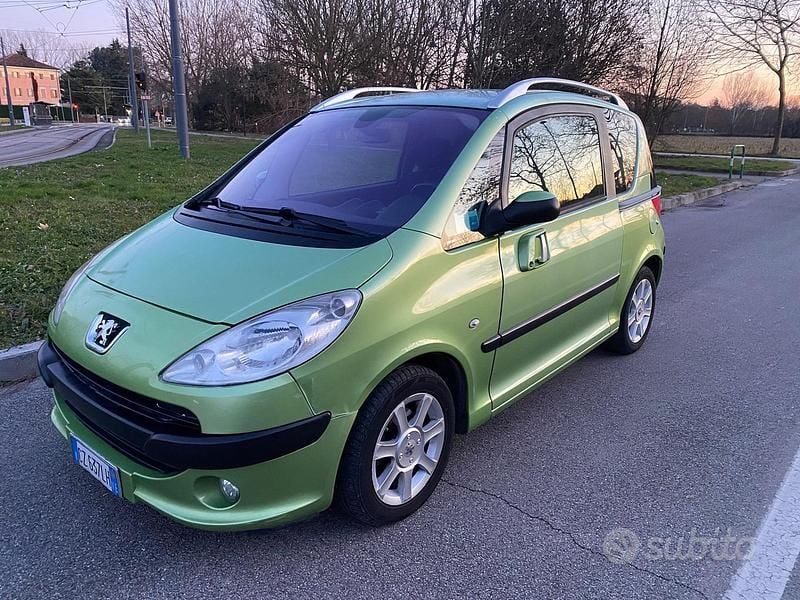 Verde Usata 2006 Peugeot 1007 Monovolume | 1400 € (Buon prezzo) - Immagine 1/4