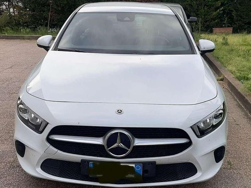 Usata Mercedes A180 Business 116 CV (85 kW) 2021 Bianco Berlina