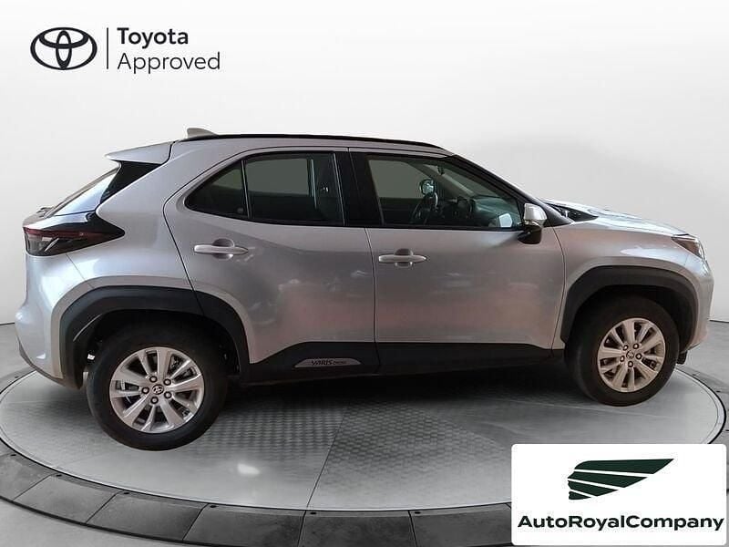 Usata Toyota Yaris Cross Active 116 CV (85 kW) 2022 Argento SUV