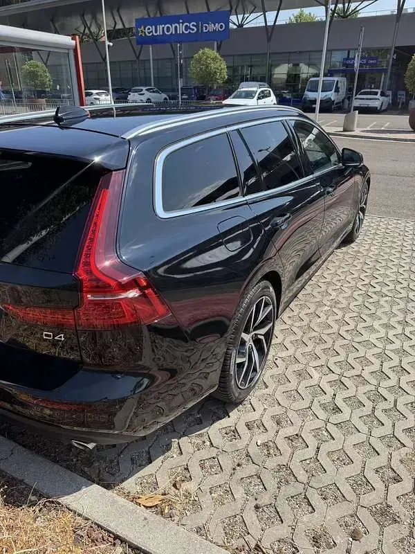 Usata Volvo V60 Business Edition 190 CV (139 kW) 2020 Station wagon