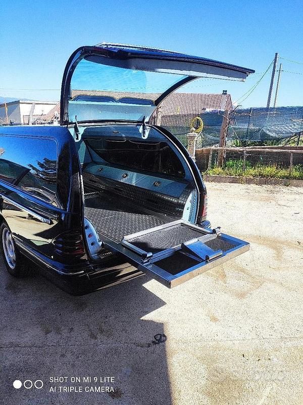 Usata Mercedes E270 170 CV (125 kW) 2001 Nero Station wagon