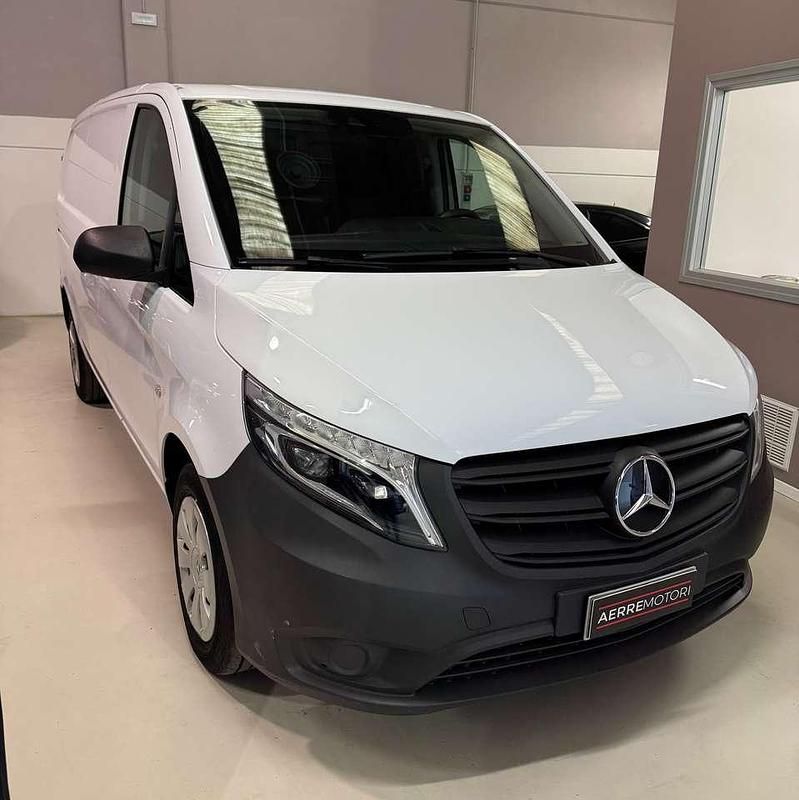 Usata Mercedes Vito 163 CV (119 kW) 2022 Bianco artico Furgone