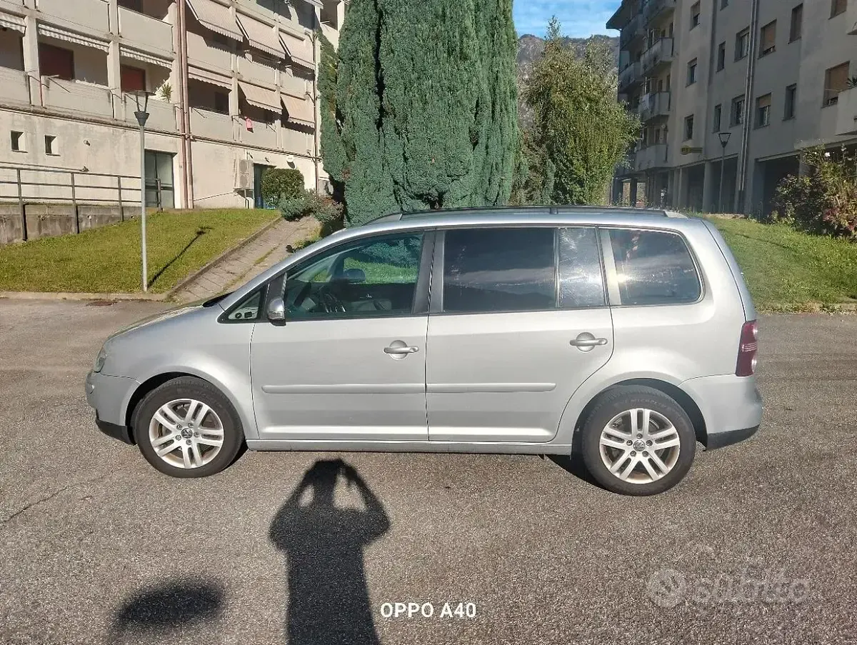 Usata VW Touran 105 CV (77 kW) 2006 Grigio Monovolume
