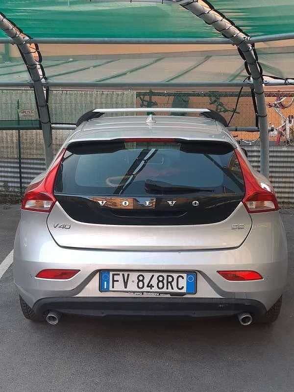 Usata Volvo V40 114 CV (83 kW) 2019 Grigio Berlina