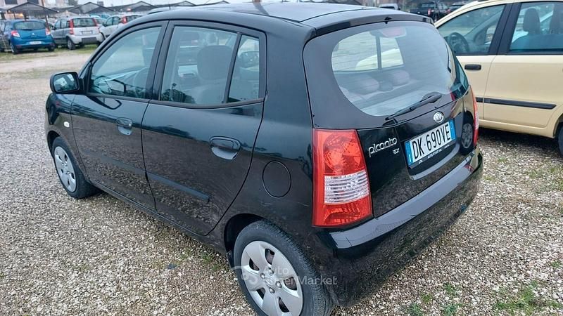 Usata Kia Picanto 65 CV (47 kW) 2007 Nero Utilitaria