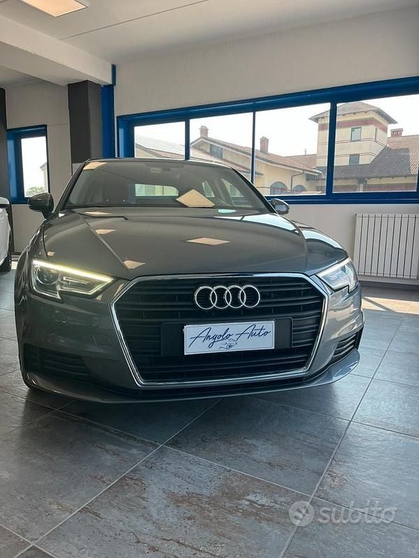 Usata Audi A3 Sportback 150 CV (110 kW) 2019 Grigio Utilitaria