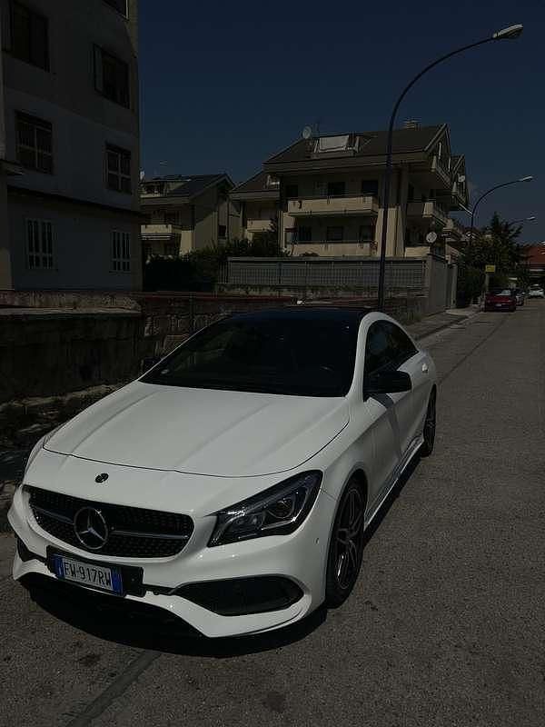 Usata 2018 Mercedes CLA200 Edition Tre volumi | 23.500 € (Cara) - Immagine 1/4