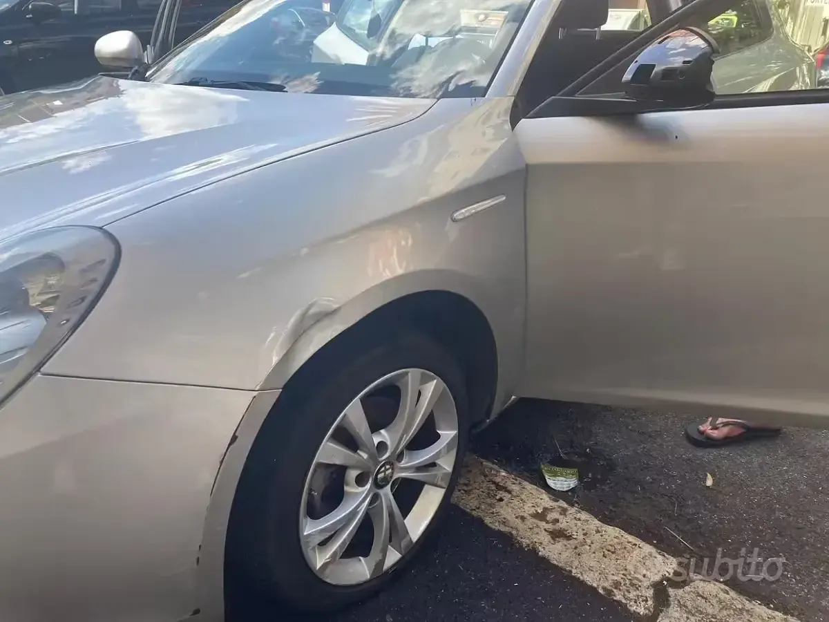 Usata Alfa Romeo Giulietta 120 CV (88 kW) 2014 Grigio Utilitaria