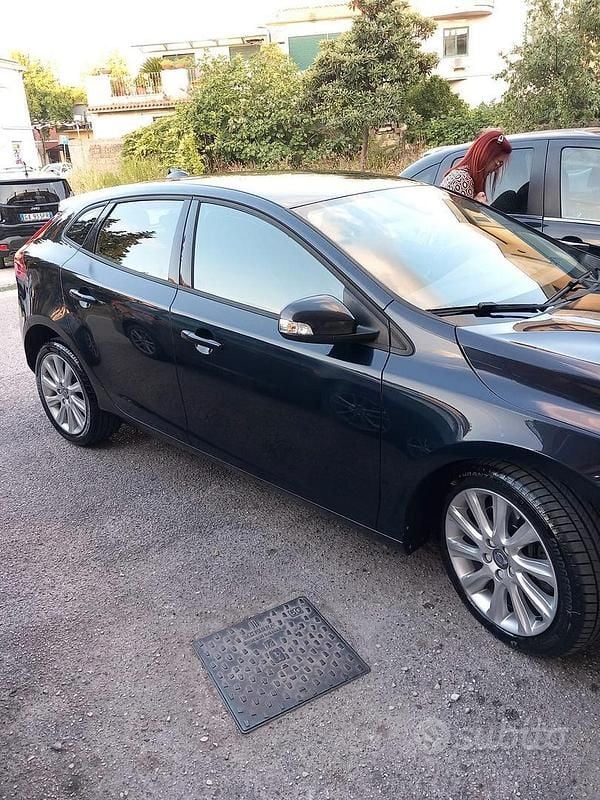 Usata Volvo V40 2016 Blu Berlina