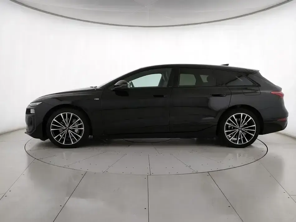 Usata Audi e-tron S-Line 314 kW (428 CV) 2025 Nero SUV