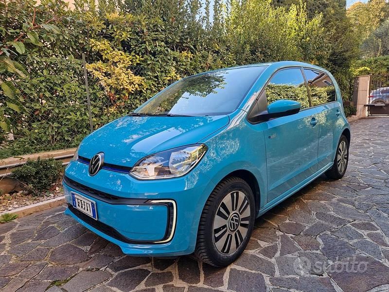 Usata VW e-up! Move 61 kW (83 CV) 2020 Blu/azzurro Utilitaria