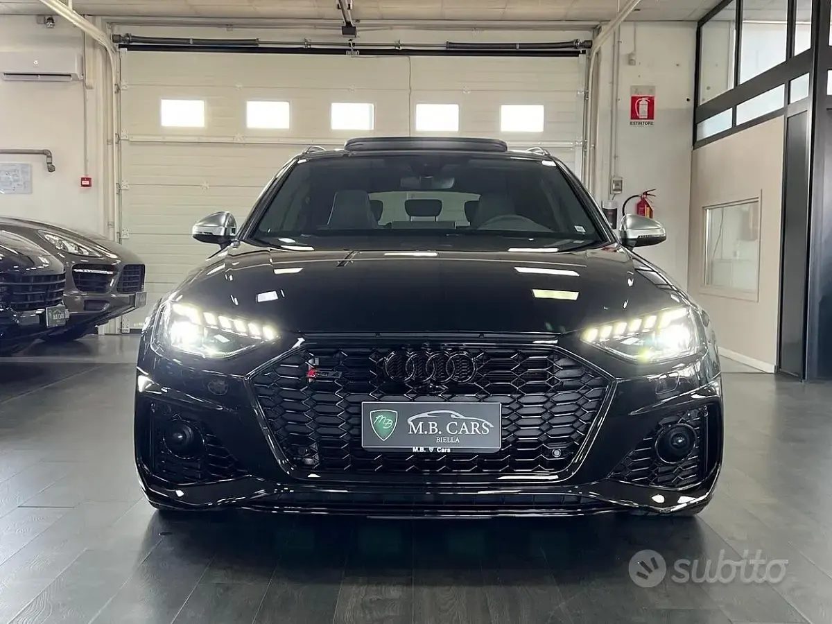 Usata Audi RS4 Ambiente 450 CV (330 kW) 2022 Nero Station wagon