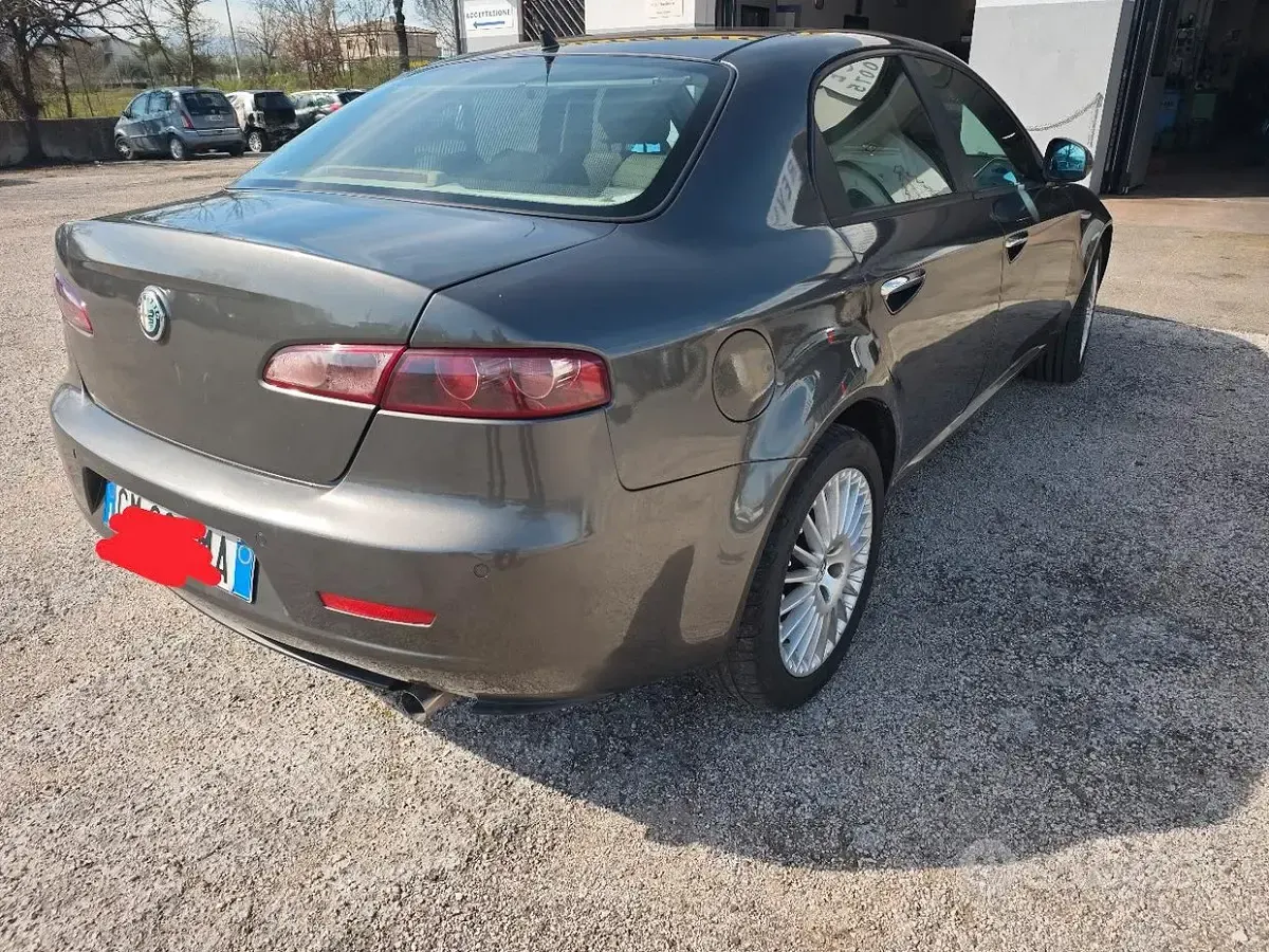Usata Alfa Romeo 159 120 CV (88 kW) 2007 Marrone Berlina