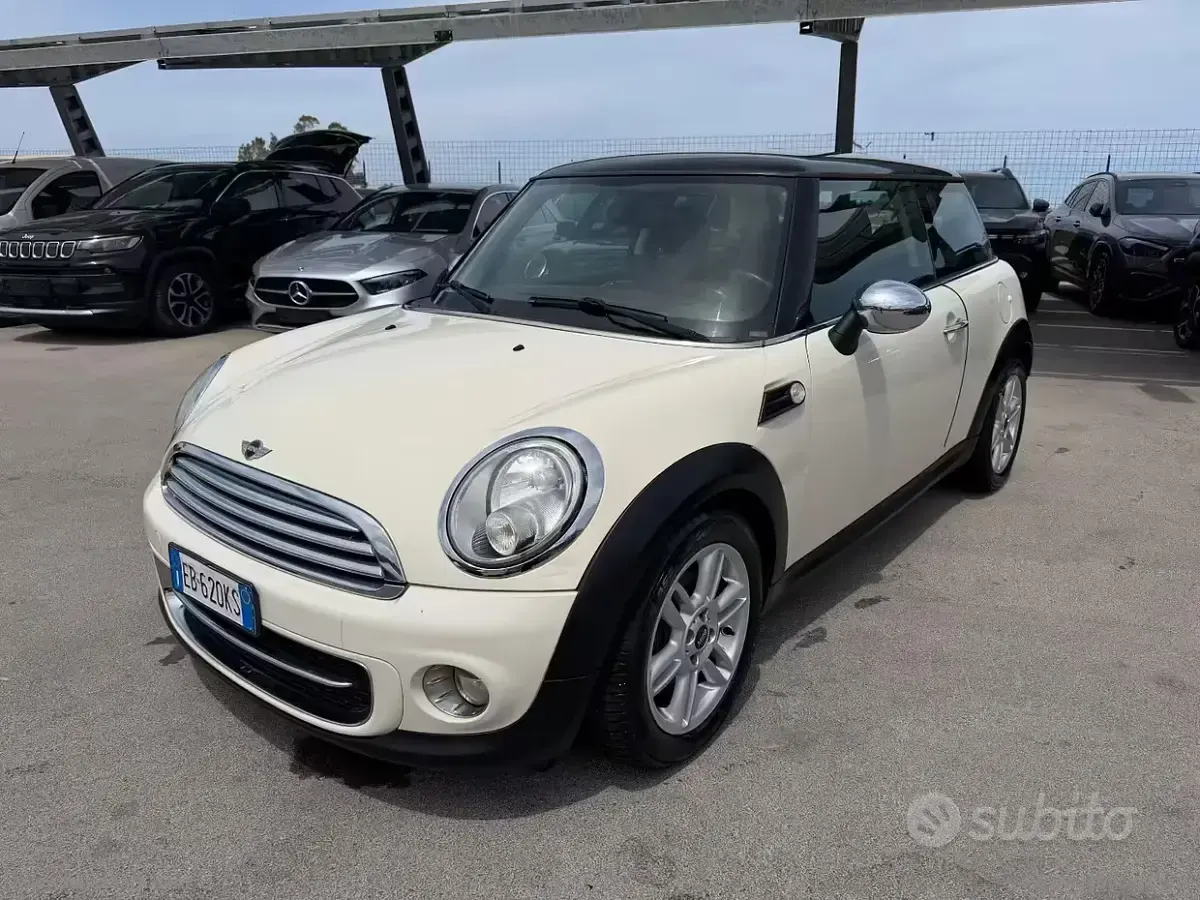 Usata Mini Cooper D 112 CV (82 kW) 2010 Utilitaria
