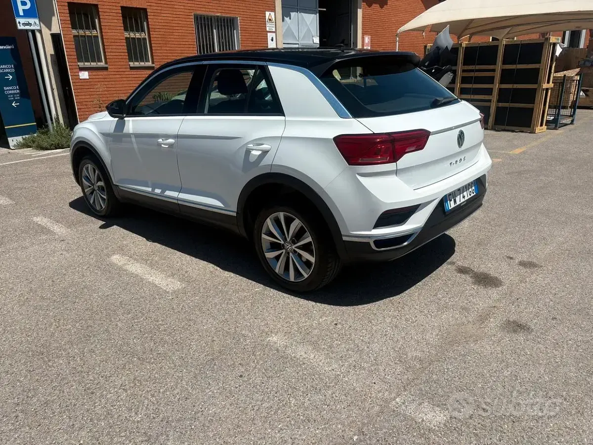 Usata VW T-Roc 116 CV (85 kW) 2019 Bianco SUV