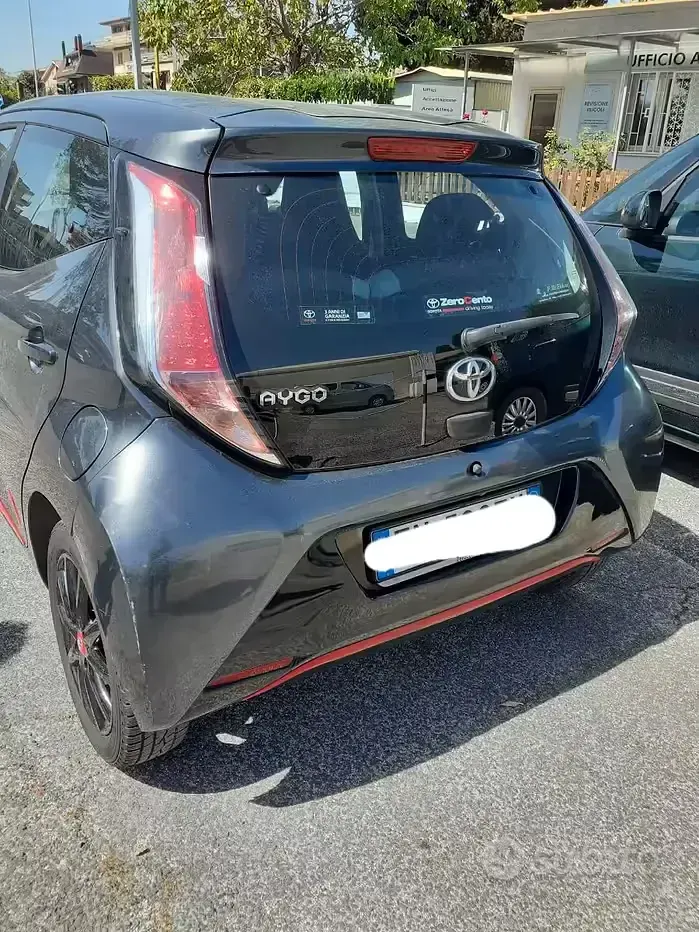 Gebraucht Toyota Aygo 69 PS (50 kW) 2017 Schwarz Kleinwagen