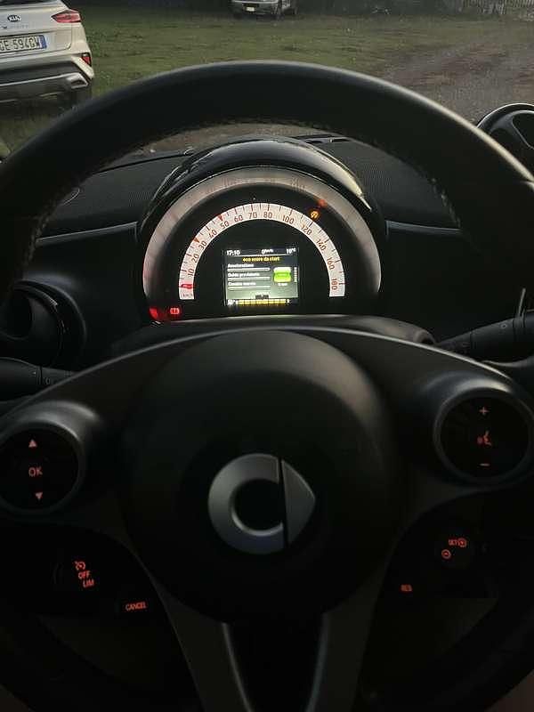Usata Smart ForFour Passion 71 CV (52 kW) 2016 Utilitaria