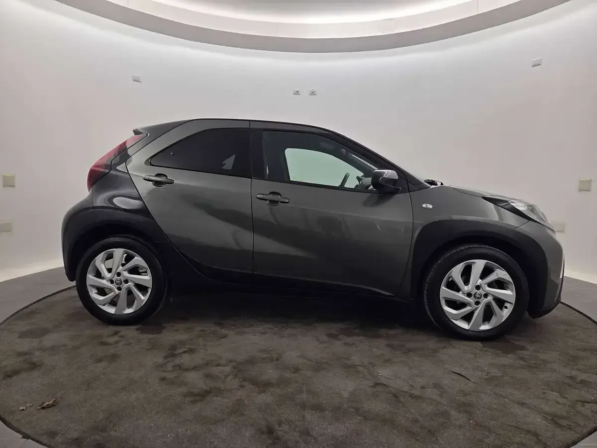 Usata Toyota Aygo X Trend 72 CV (52 kW) 2022 Cardamom green SUV