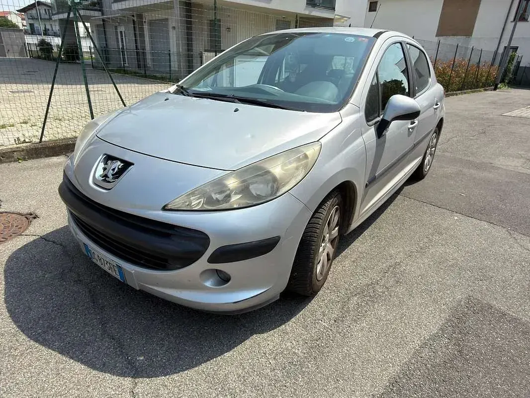 Usata Peugeot 207 73 CV (53 kW) 2007 Berlina