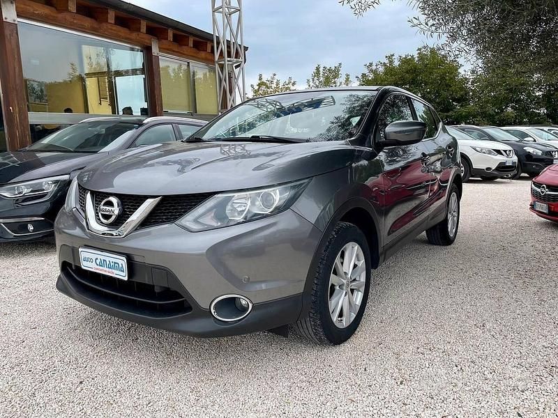 Usata Nissan Qashqai 110 CV (80 kW) 2016 Grigio SUV