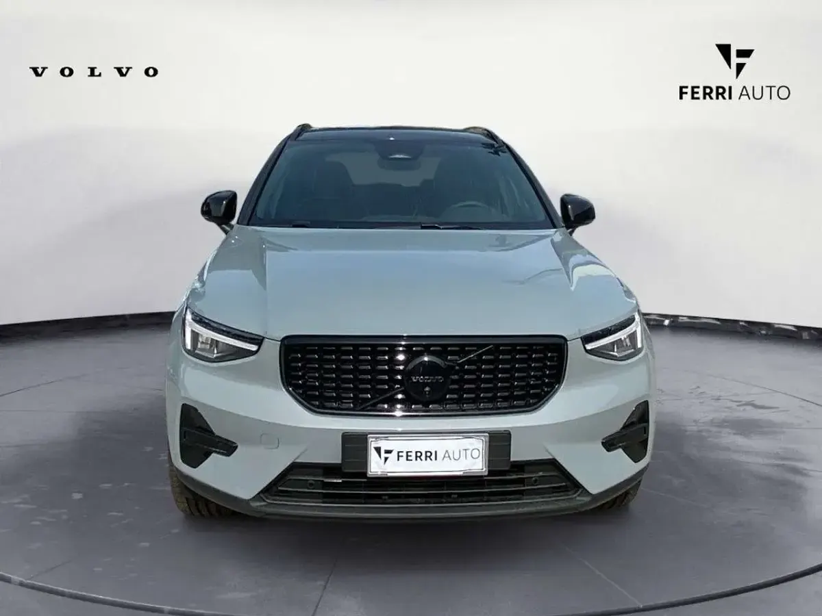 Nuova Volvo XC40 Ultra 163 CV (119 kW) 2026 Grigio SUV