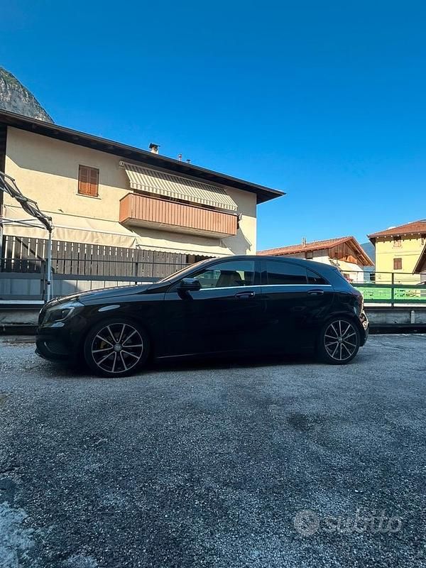 Usata Mercedes A200 Premium 136 CV (100 kW) 2014 Nero Berlina