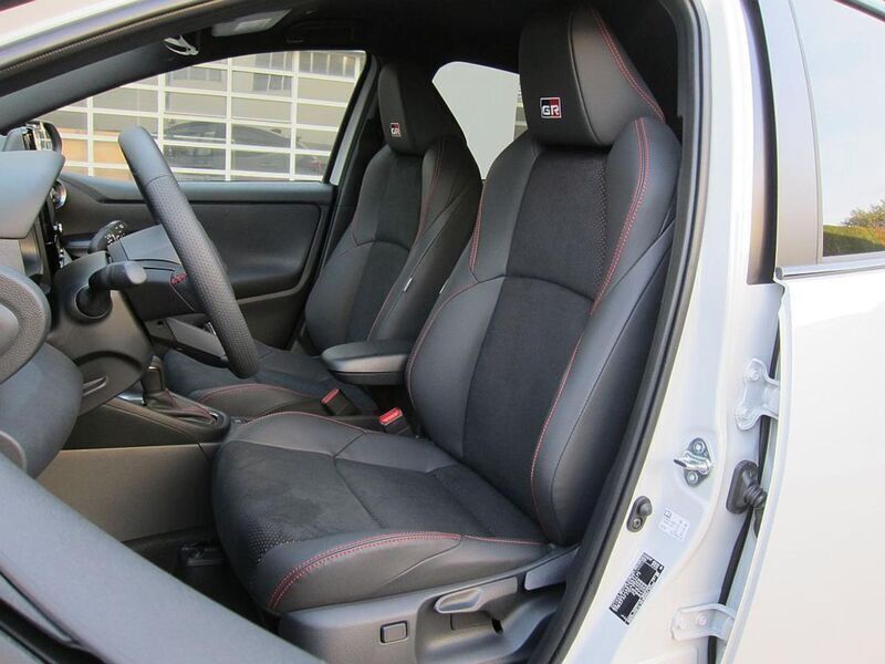 Usata Toyota Yaris Hybrid Sport 131 CV (96 kW) 2023 Vari colori disponibili Berlina