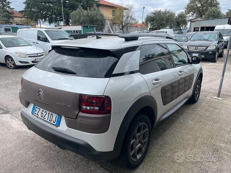 Usata Citroën C4 Cactus Shine 99 CV (72 kW) 2015 Giallo Utilitaria
