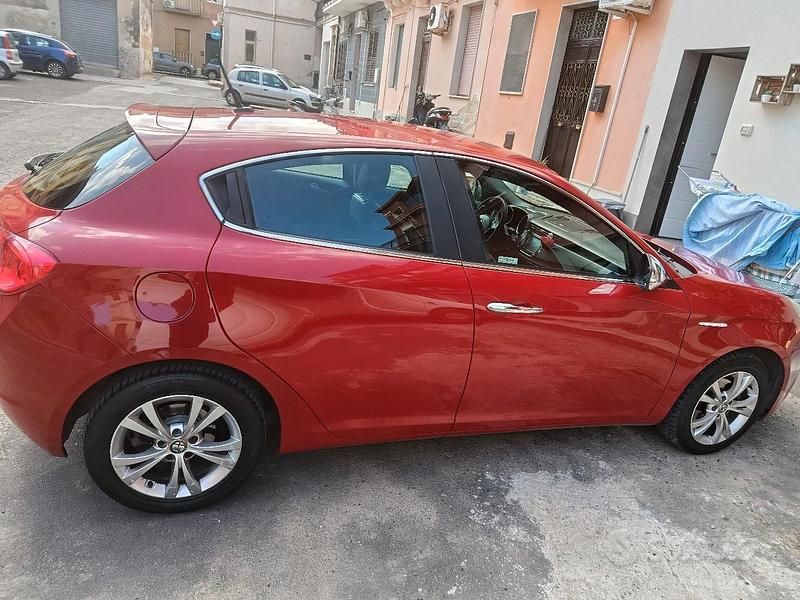Usata Alfa Romeo Giulietta 2015 Rosso Utilitaria