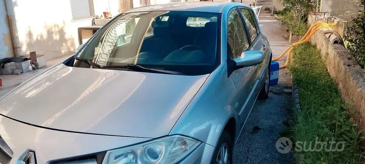 Usata Renault Mégane III 106 CV (77 kW) 2008 Grigio Berlina