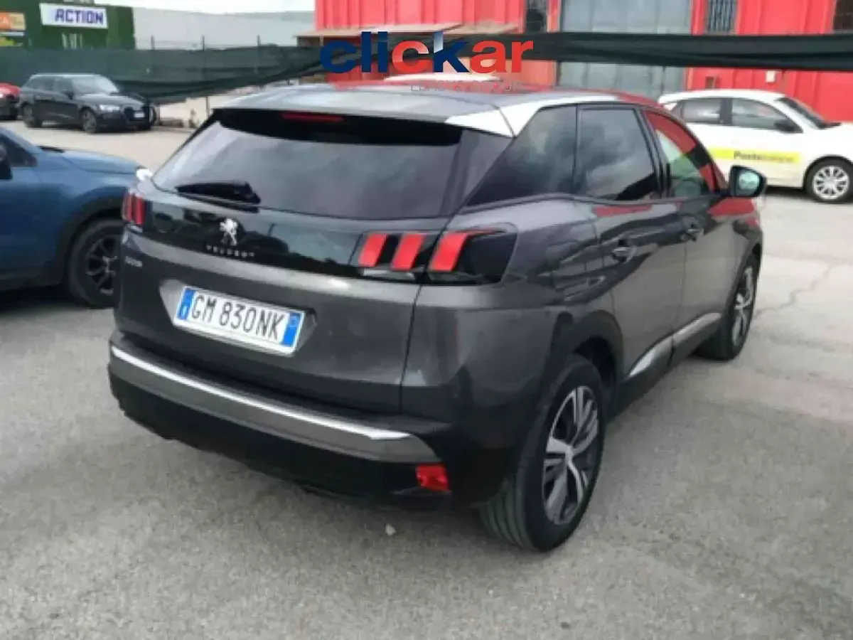 Usata Peugeot 3008 Allure 131 CV (96 kW) 2023 Grigio SUV