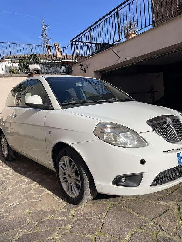 Usata Lancia Ypsilon 75 CV (55 kW) 2009 Utilitaria