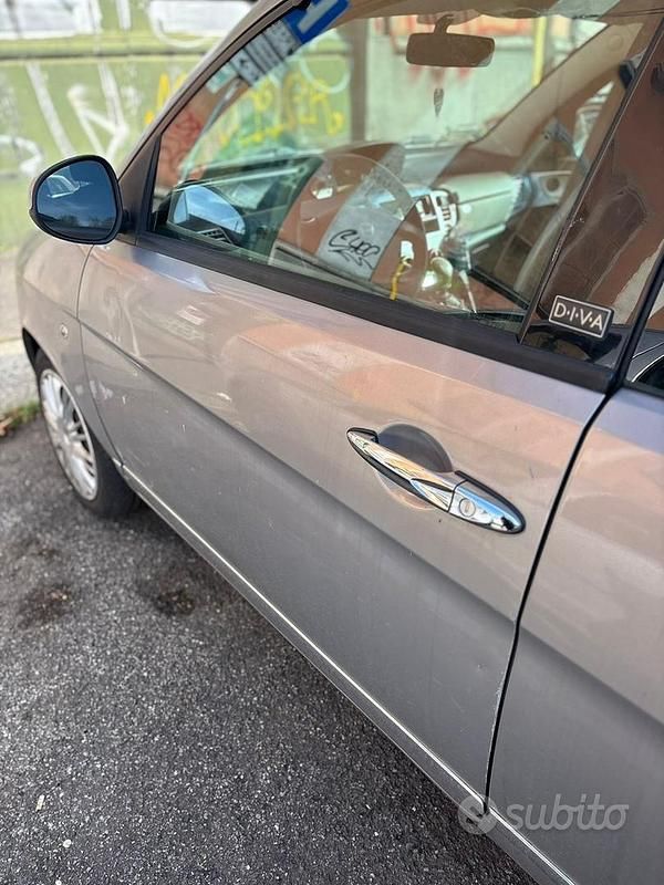 Usata Lancia Ypsilon 69 CV (50 kW) 2011 Utilitaria