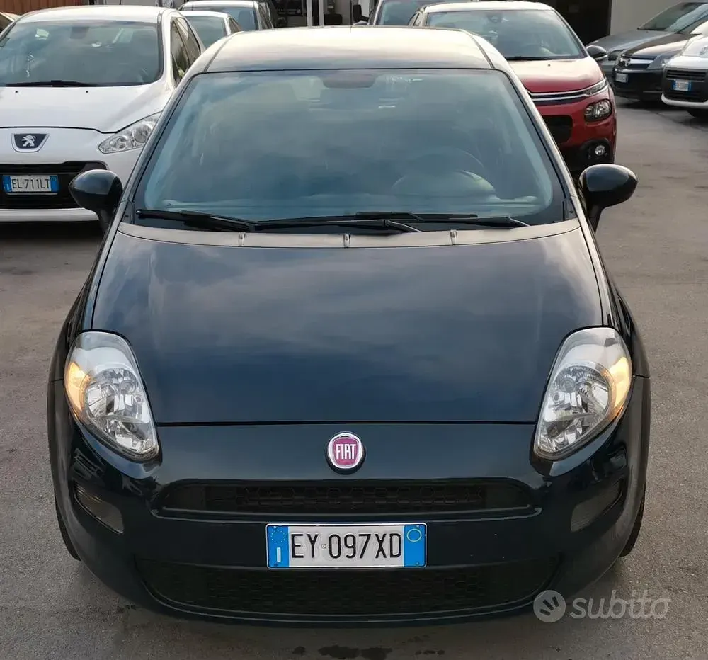 Usata Fiat Punto Street 77 CV (56 kW) 2015 Bluazzurro Utilitaria