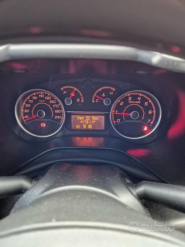 Usata Fiat Doblò 90 CV (66 kW) 2016 Bianco Monovolume