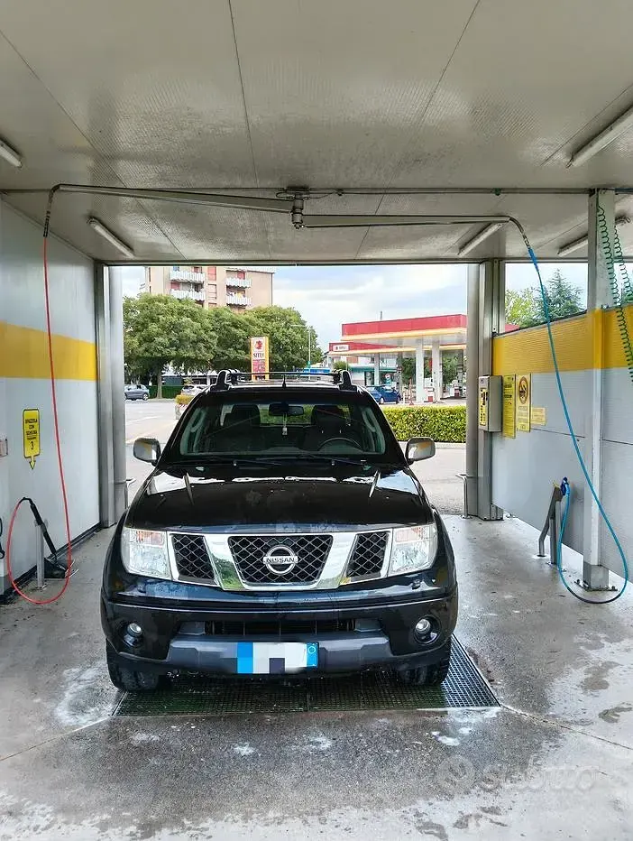 Usata Nissan Navara 171 CV (125 kW) 2007 Nero Pick-up